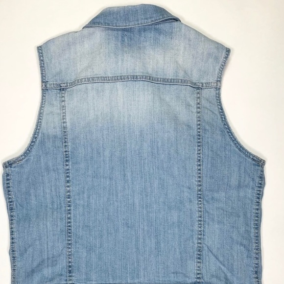 GAP: Distressed Denim Vest - Picture 2 of 5